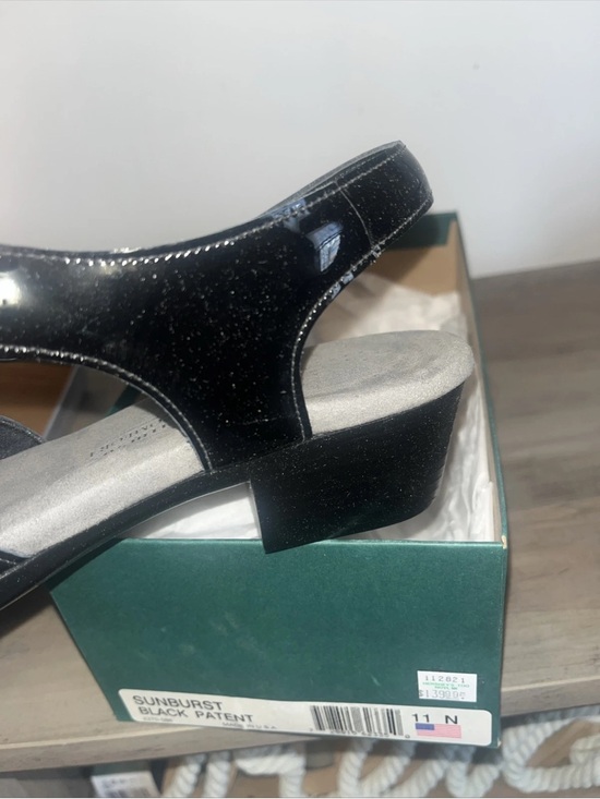 SAS Sunburst Womens 11 N narrow Heeled Sandals Black Patent Leather Cutout NWT